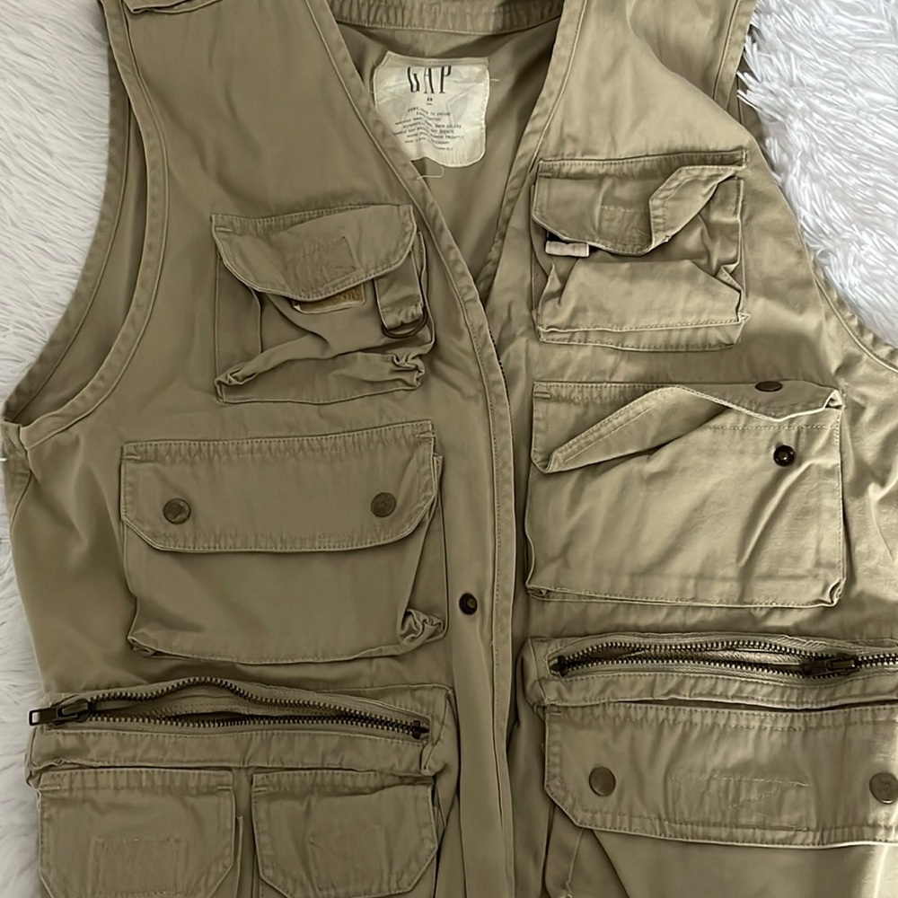 Gap 100% cotton multi pocket military like vest beige